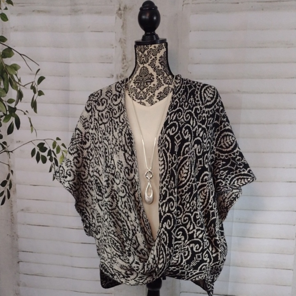 Democracy Black and Off-white Poncho Size S